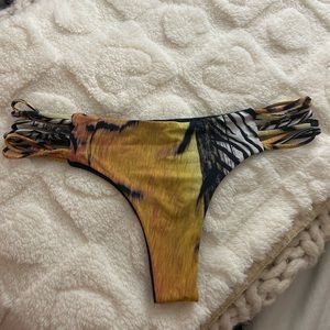 San Lorenzo reversible bikini bottoms Size XS/S